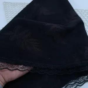 خرید اینترنتی قیمت مینی اسکارف سه گوش نخی طرح کاج ابعاد 120 در 80 رنگ نسکافه ای مشکی طوسی سفید