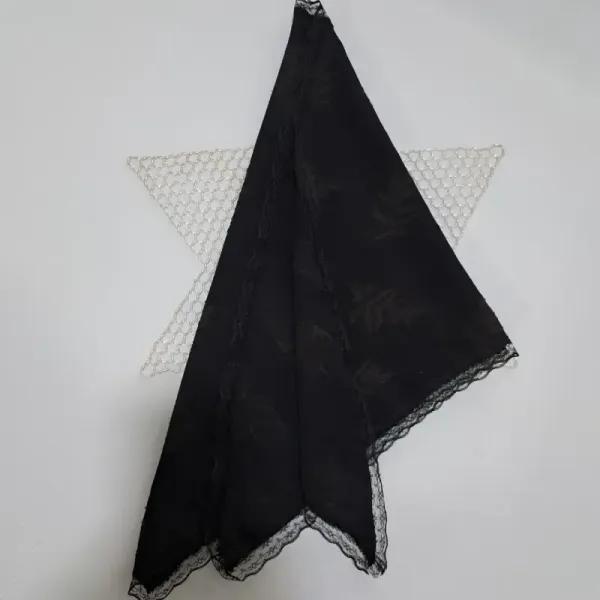 مینی اسکارف سه گوش نخی طرح کاج ابعاد 120 در 80 رنگ نسکافه ای مشکی طوسی سفید