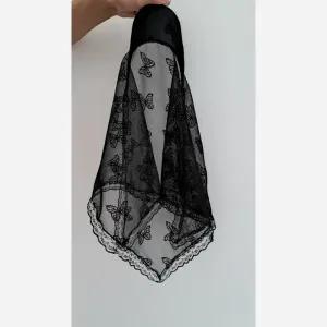 خرید اینترنتی قیمت مینی اسکارف نقابدار سه گوش گیپور مشکی ابعاد 68 در 68 سانتی متر