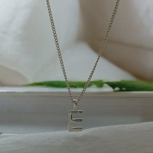 گردنبند حرف E وارداتی آبکاری نقره