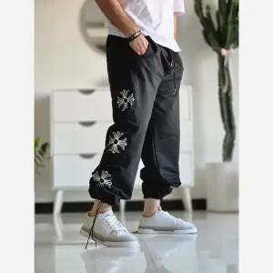 خرید اینترنتی قیمت شلوار اسلش بگ کروم هارتز رنگ مشکی جنس گلکسی اسپان سایز XXL و XXXL