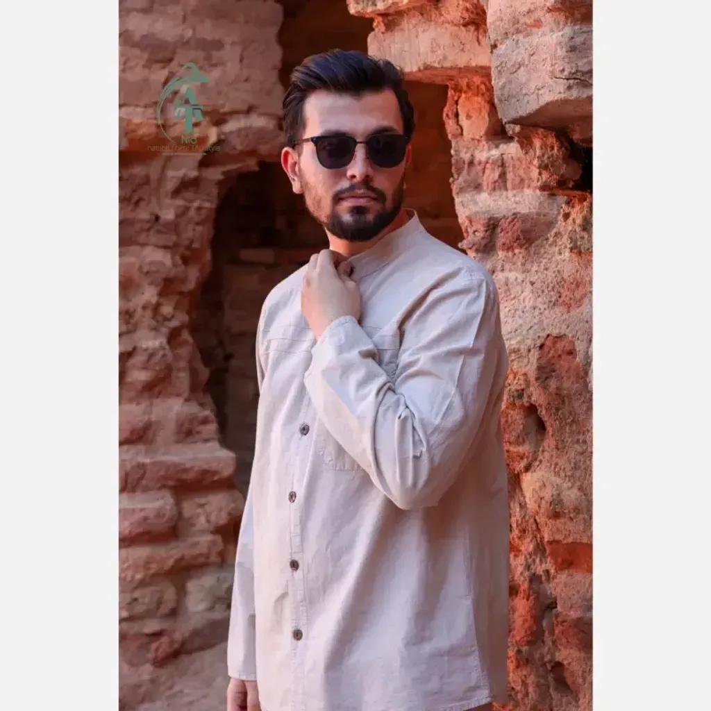 خرید اینترنتی قیمت پیراهن مردانه الیاف طبیعی تمام دکمه سه خط رنگ استخوانی