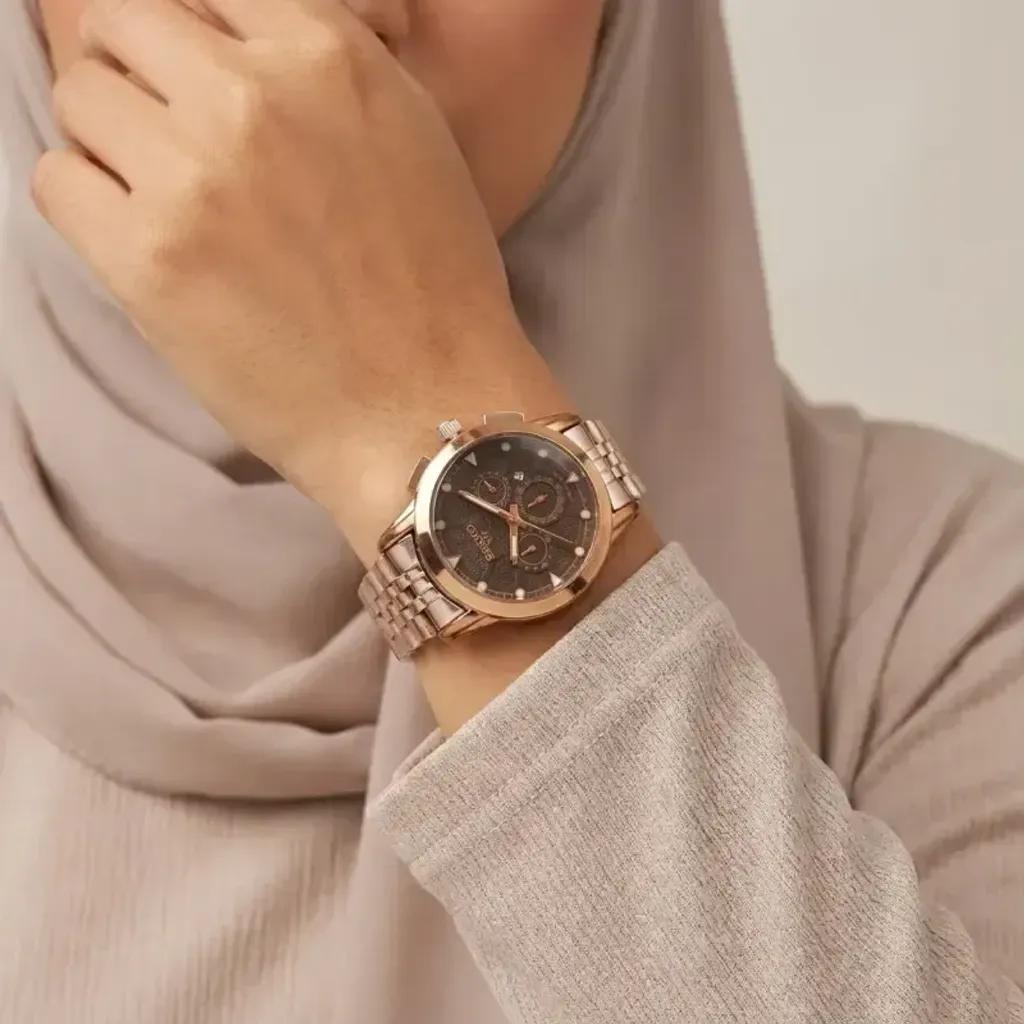 خرید اینترنتی قیمت ساعت مچی زنانه سیکو بند استیل رزگلد صفحه مشکی طرح سه موتور با تقویم
