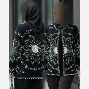 خرید اینترنتی قیمت کتی خورشید کرپ لمه مروارید و سنگ سایزبندی 40 تا 50 تک رنگ مشکی قد 70
