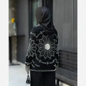 کتی خورشید کرپ لمه مروارید و سنگ سایزبندی 40 تا 50 تک رنگ مشکی قد 70