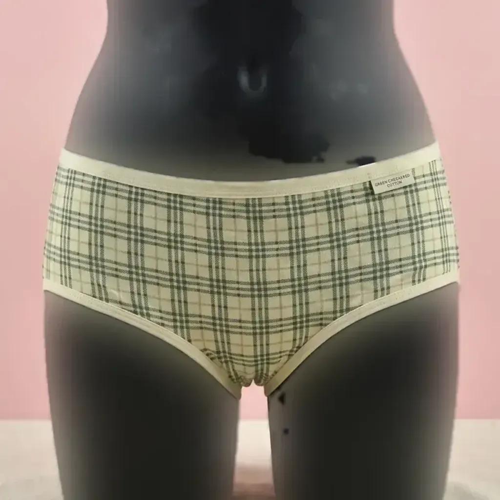 خرید اینترنتی قیمت شورت زنانه نخی طرح چهارخانه رنگ کرم سایز 2XL