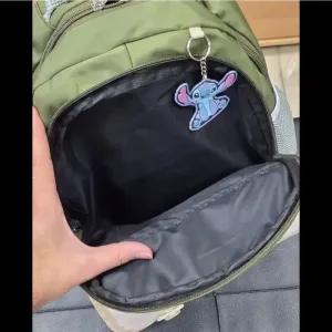 خرید اینترنتی قیمت کوله پشتی مدرسه طرح استیج مناسب پیش دبستانی و دبستان جنس پارچه کجراه خارجی