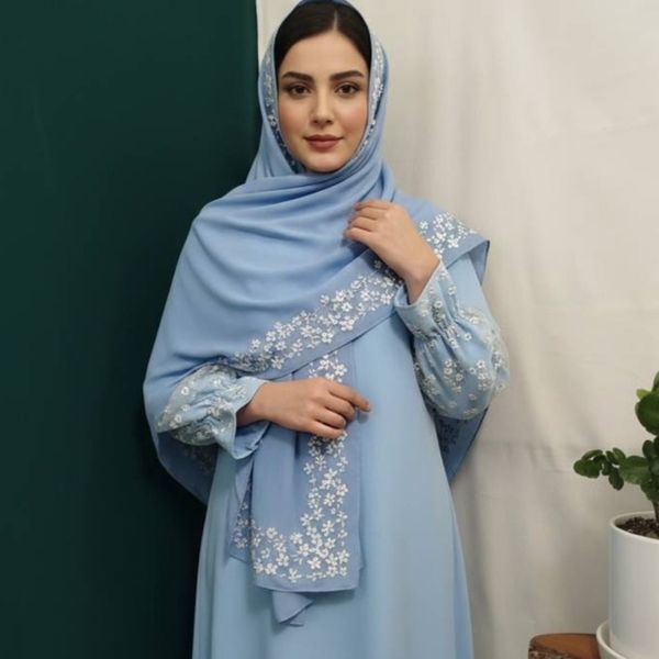 عبای گل‌گلی شکوفه