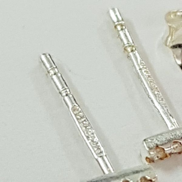 گوشواره گلگوش نقره عیار 925 کار شده با سنگ زیرکنیا اصل کد 001