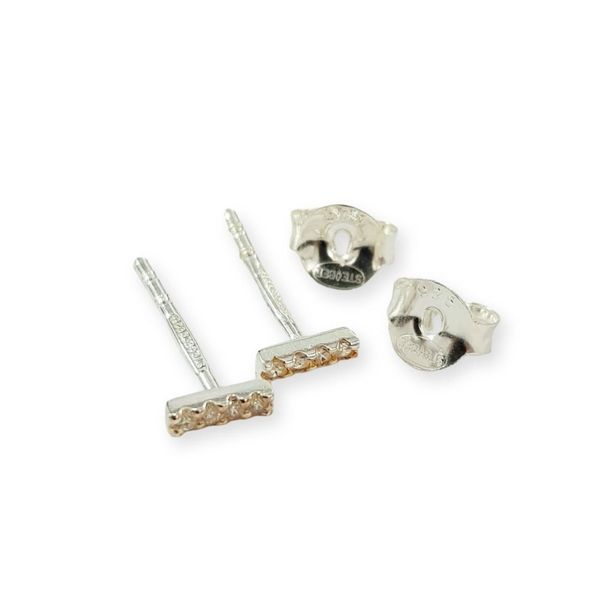 گوشواره گلگوش نقره عیار 925 کار شده با سنگ زیرکنیا اصل کد 001