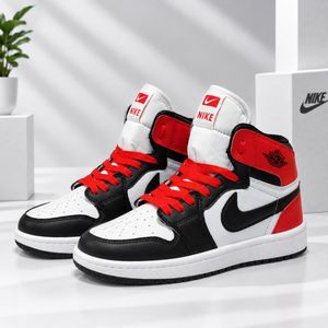 کتانی نایک جردن وان شیکاگو ساقدار سفید مشکی قرمز  Nike Jordan One Chicago
