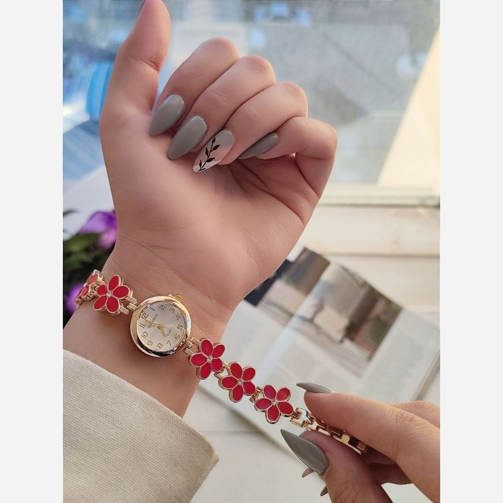 قیمت ارزان ساعت زنانه دخترانه بابونه با بند استیل رنگ ثابت