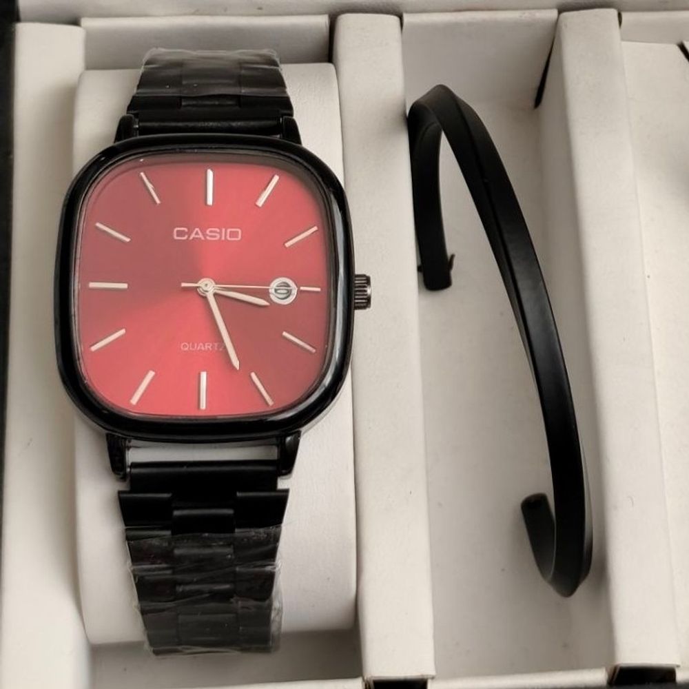 خرید اینترنتی ست ساعت مردانه کاسیو casio اولدمانی مشکی صفحه قرمز با دستبند بنگل و گردنبند و حلقه