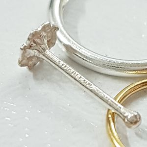 قیمت ارزان پک پنج عددی پیرسینگ بینی حلقه ای و میخی نگین دار جنس نقره عیار 925، کد 051
