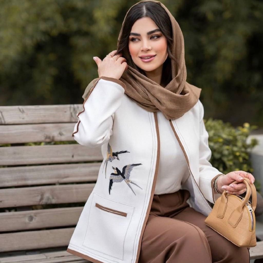 خرید آنلاین کت شلوار زنانه طرح پرستو