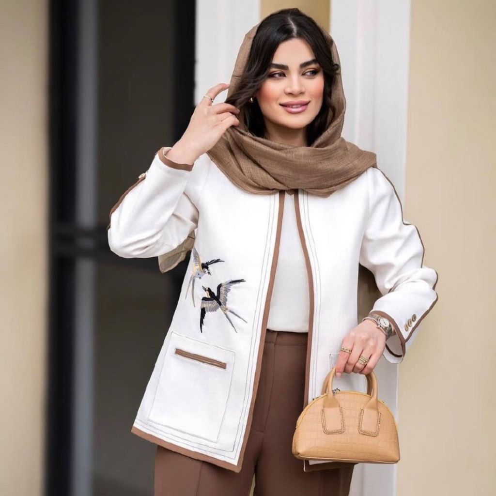 خرید انلاین کت شلوار زنانه طرح پرستو