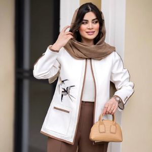 خرید انلاین کت شلوار زنانه طرح پرستو