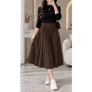 مشخصات دامن زنانه مخمل