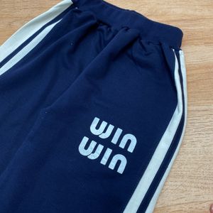 خرید اینترنتی قیمت بلوز نیم زیپ و شلوار WIN رنج9سال