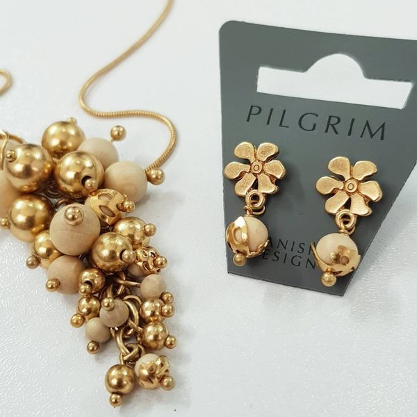 نیم ست گردنبند و گوشواره انگوری کار شده با چوب ، برند Pilgrim