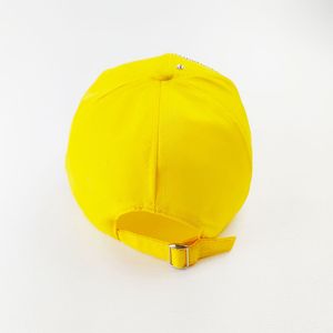 خرید اینترنتی قیمت کپ زنانه  طرح لب نگینی کد 6794