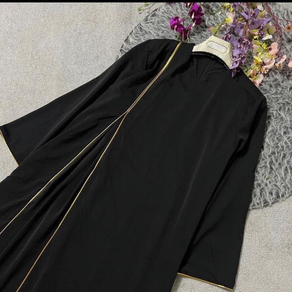 عبا زنانه  طرح مغزی دوز