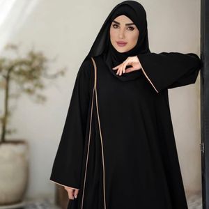 عبا زنانه  طرح مغزی دوز