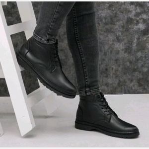 نیم بوت مردانه مدل دژاوو رنگ مشکی