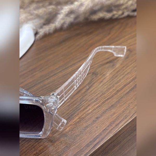 عینک آفتابی فرم شفاف