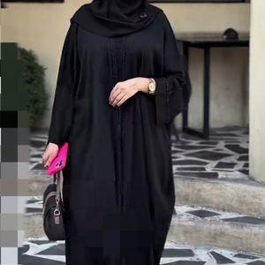 عبای سنگدوزی شده مینیمال