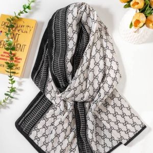 شال نخی پلیسه دور گانددوزی پاییزه