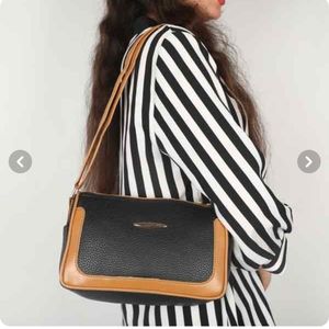 کیف دوشی زنانه طوسی مشکی تک زیپ