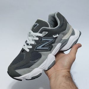 قیمت کتانی پرطرفدار و همیشه ترند نیوبالانس 9060 New balance طوسی سیر