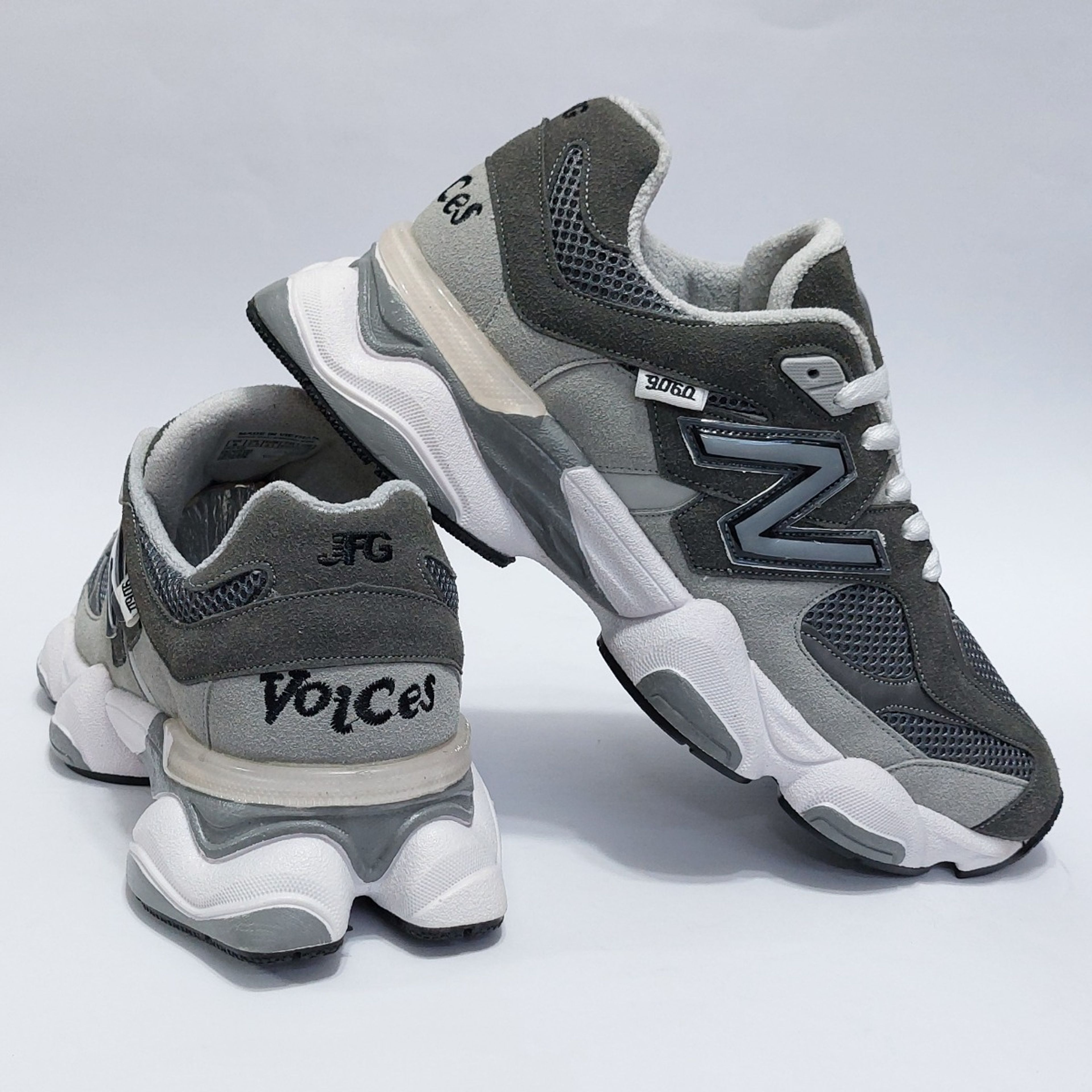 خرید آنلاین کتانی پرطرفدار و همیشه ترند نیوبالانس 9060 New balance طوسی سیر