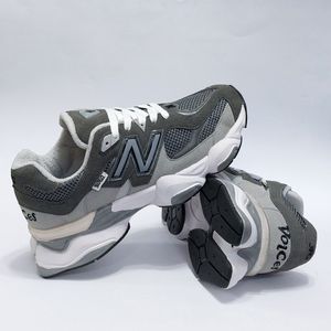 کتانی پرطرفدار و همیشه ترند نیوبالانس 9060 New balance طوسی سیر