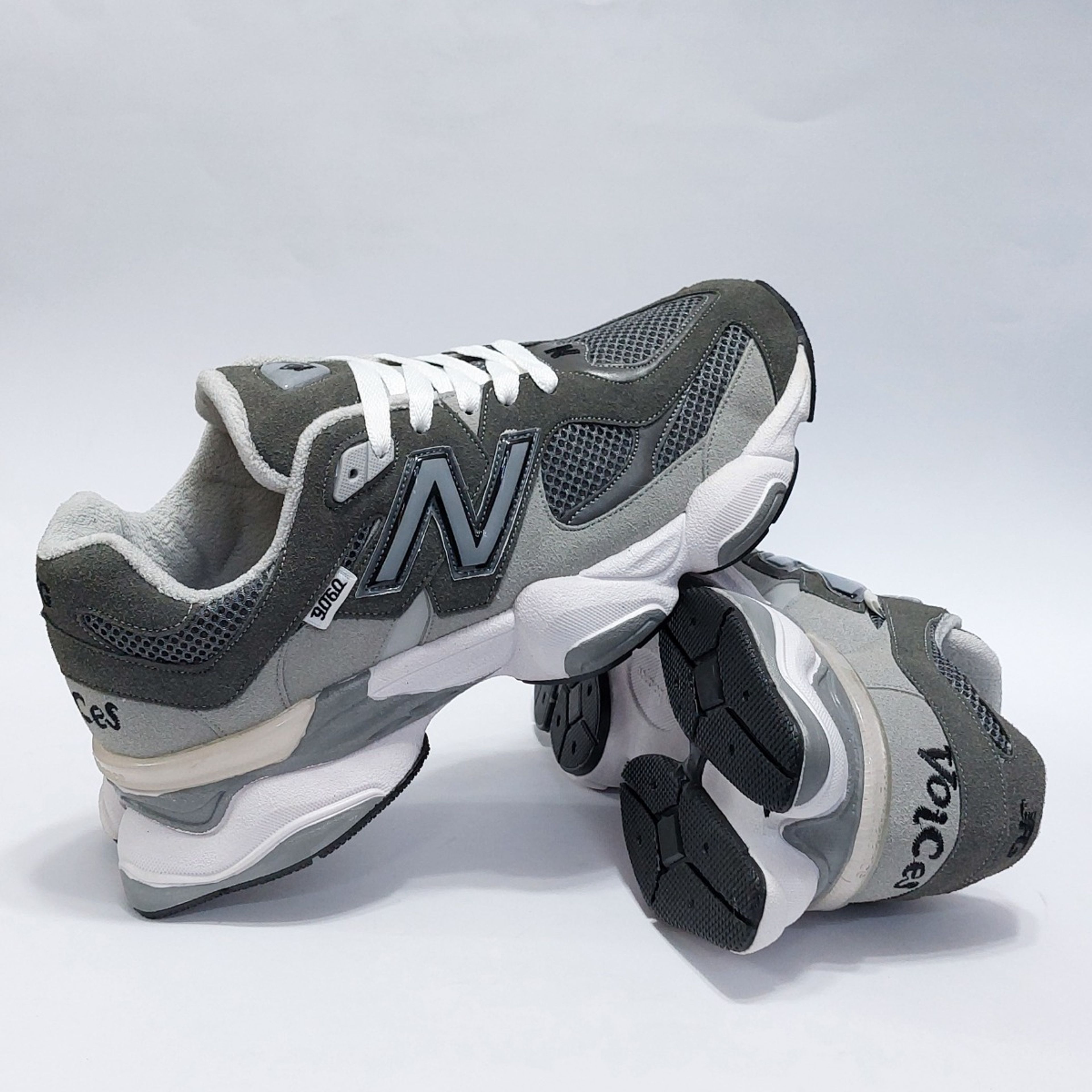 قیمت کتانی پرطرفدار و همیشه ترند نیوبالانس 9060 New balance طوسی سیر