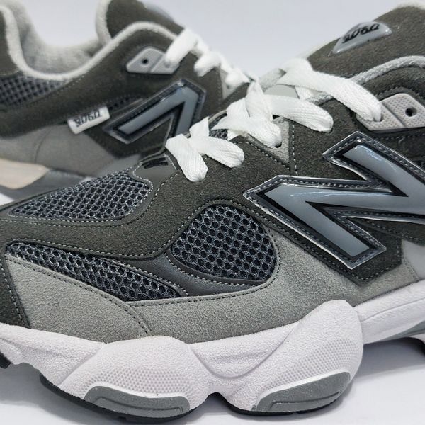 کتانی پرطرفدار و همیشه ترند نیوبالانس 9060 New balance طوسی سیر