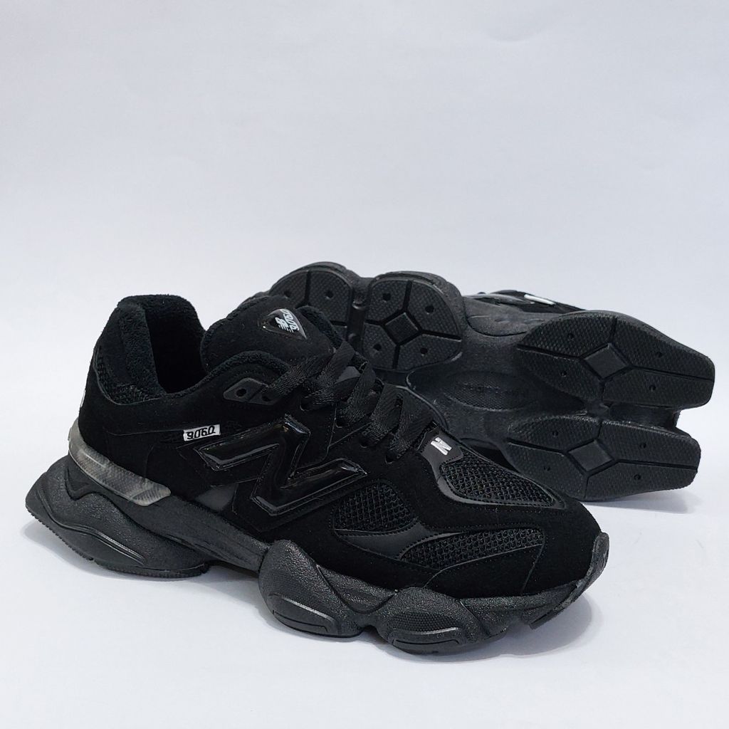 قیمت ارزان کتانی پرطرفدار و همیشه ترند نیوبالانس 9060 New balance مشکی تمام