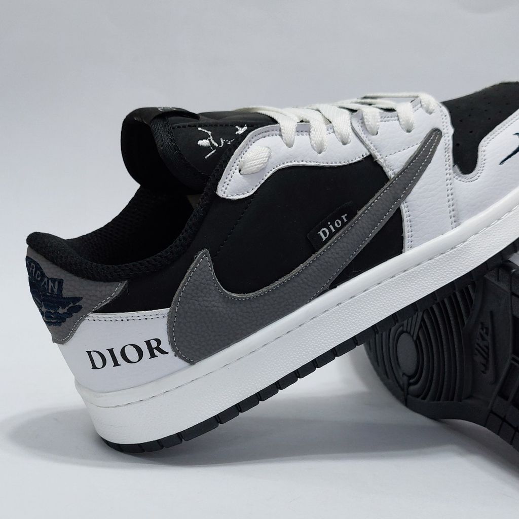 مشخصات کتانی ترند نایک جردن ترویس طرج دیور Jordan Travis Dior سفید مشکی
