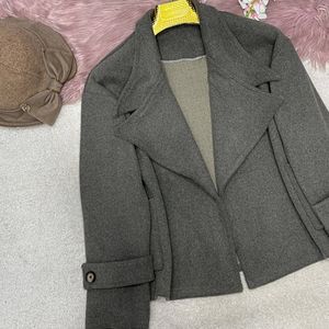 فروش اینترنتی کت زنانه فوتر طرح دینا