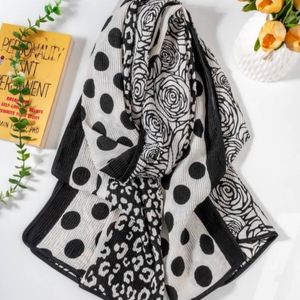 شال نخی پلیسه حاشیه گانددوزی پاییزه