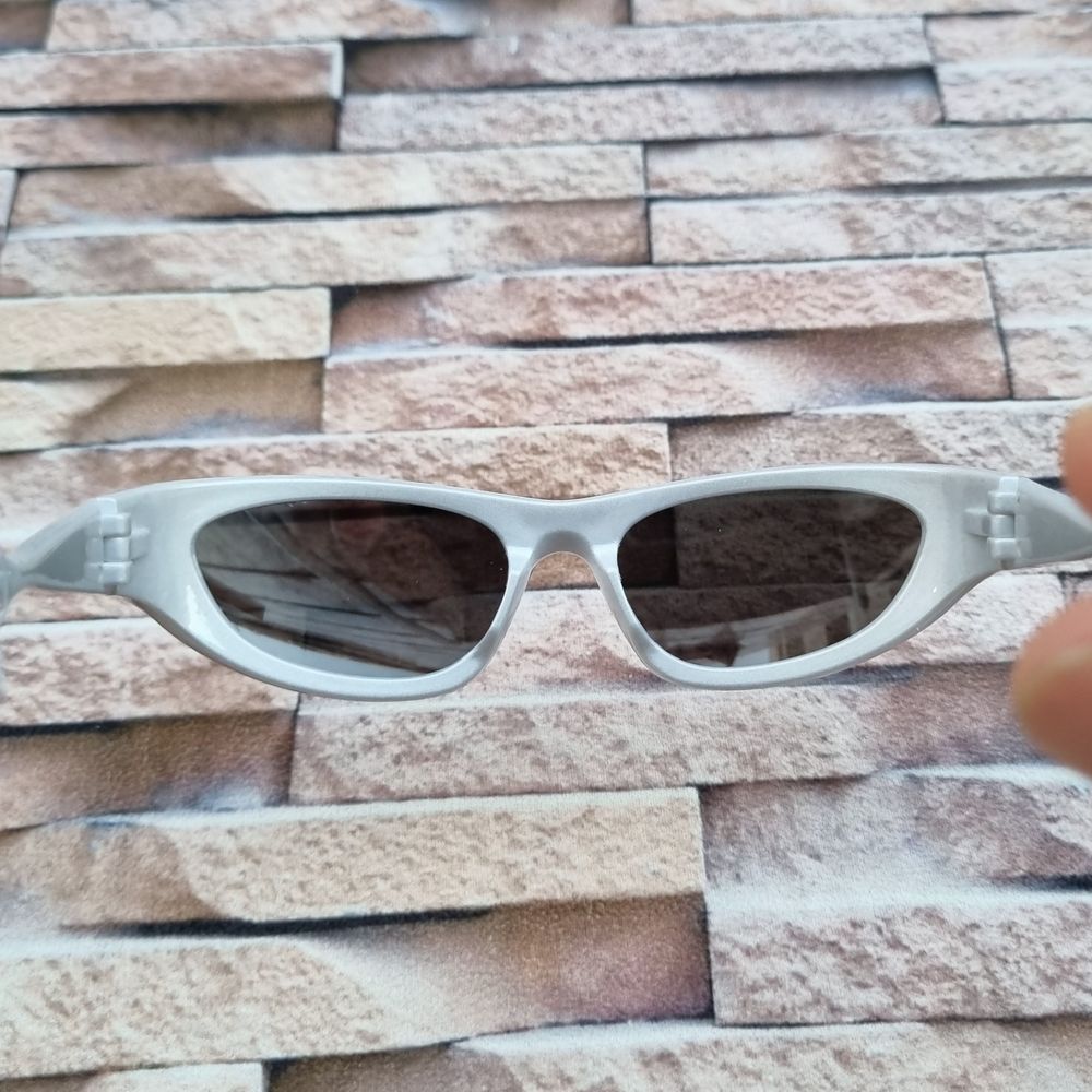 قیمت ارزان عینک آفتابی بچگانه مدل بیضی نقره ای عدسی نقره ای