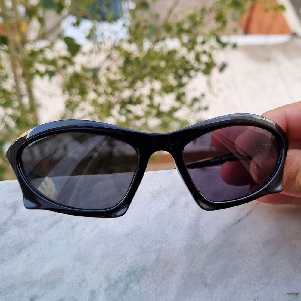 مشخصات عینک آفتابی مارک بالنسیاگا رنگ مشکی