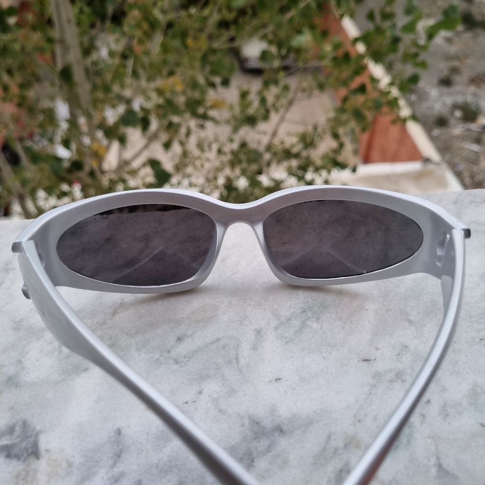 خرید انلاین عینک آفتابی اسپرت بالنسیاگا رنگ نقره ای