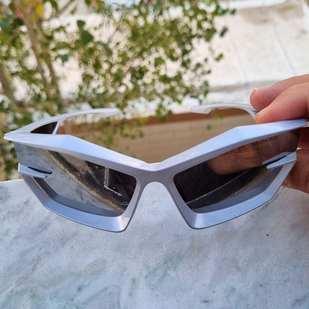 مشخصات عینک آفتابی اسپرت رنگ نقر ه ای