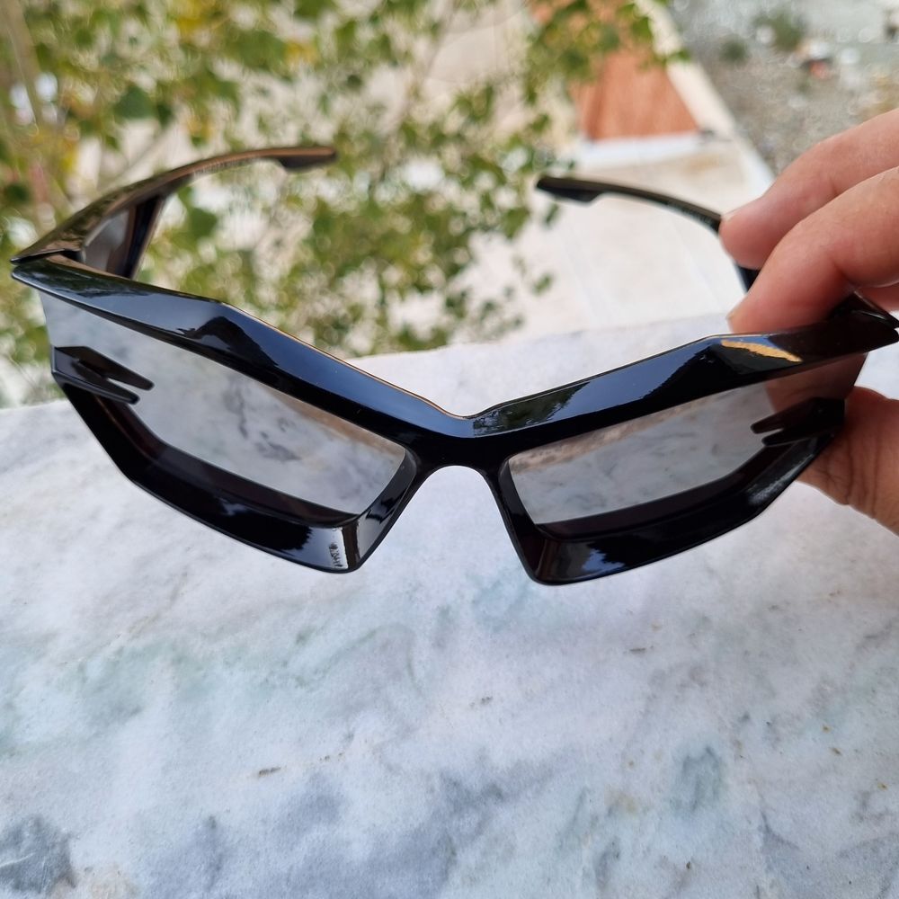 فروش اینترنتی عینک آفتابی اسپرت جیوانجی رنگ عدسی نقره ای