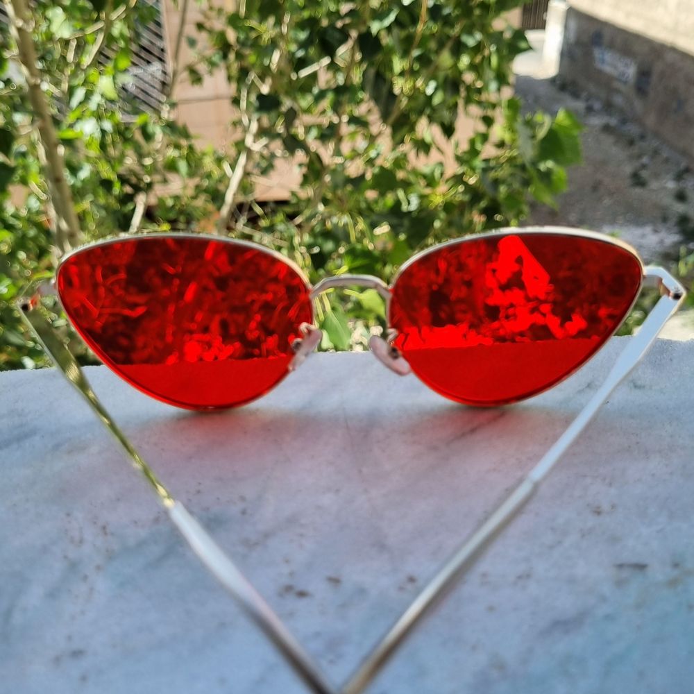 مشخصات عینک شب مارک گوچی مدل فلزی رنگ قرمز
