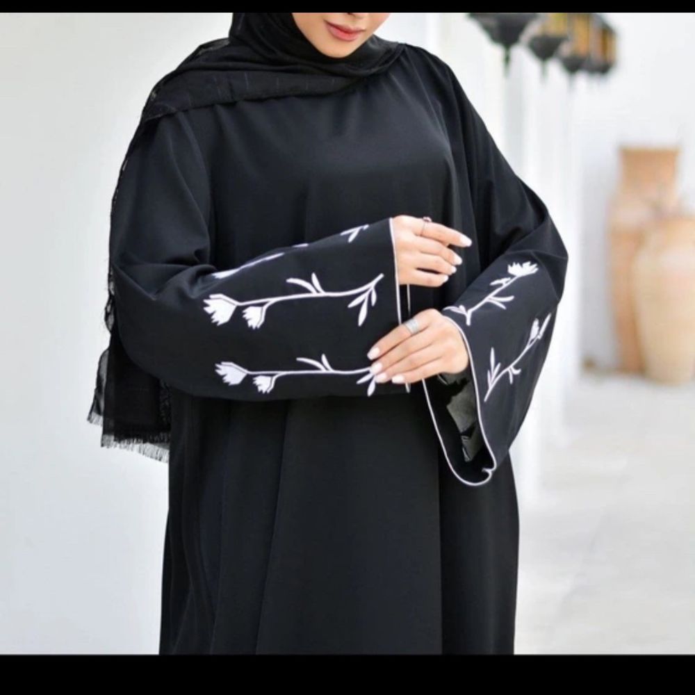 مشخصات عبا آستین گلدوزی
