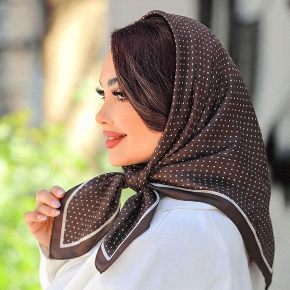 مشخصات مینی اسکارف نخی پک قهوه‌ای طرحدار قواره هفتاد