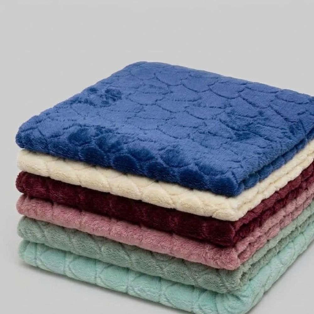 فروش اینترنتی پتو 2 نفره تیسا طرح قلبی سایز 220200 سانتی متر رنگ زرشکی